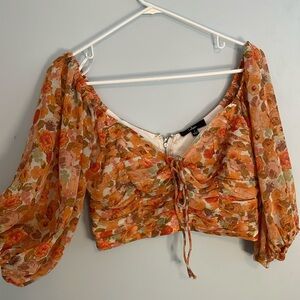 Lulus cropped v-neck floral blouse